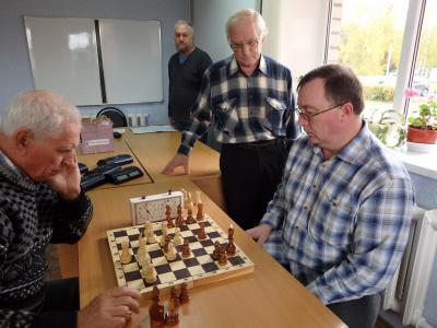 В Шилово в честь Дня учителя прошли шахматные баталии педагогов